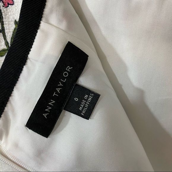 Ann Taylor Floral Pencil Skirt - Size 0 - Picture 2 of 5